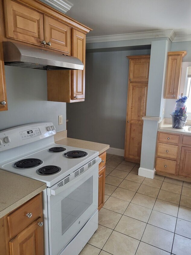 Primary Photo - 108-110 Sylvan St