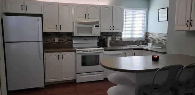 Building Photo - 814 Wild Hickory Ln