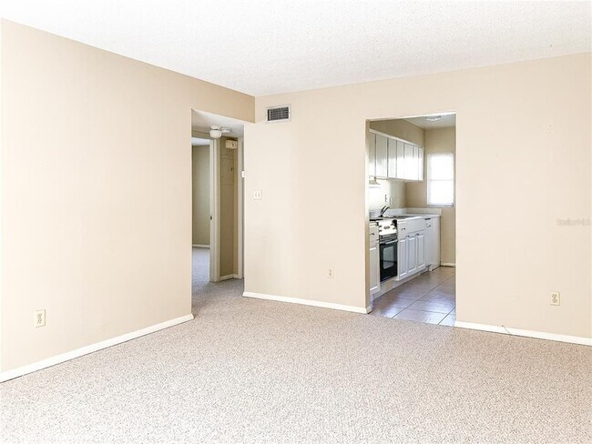 Building Photo - 3036 Fairway Ln