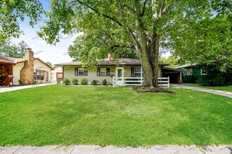 Building Photo - 1047 Sunview Rd