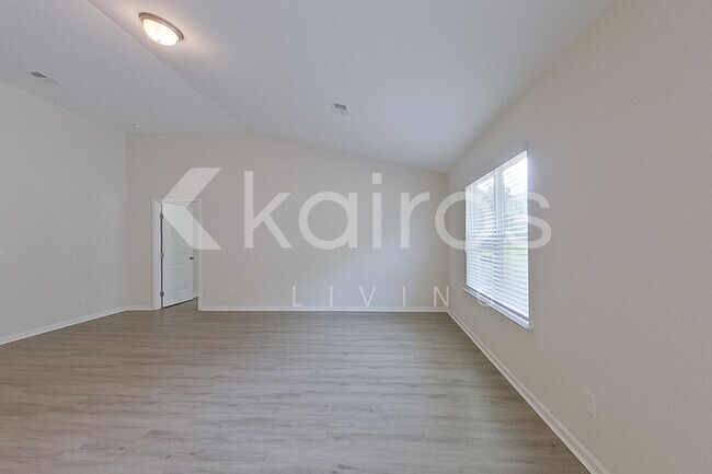 Foto del edificio - 15 Carrollton Dr