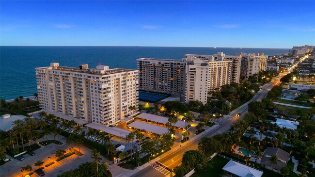Foto del edificio - 5200 N Ocean Blvd