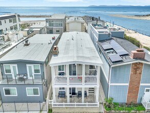 Building Photo - 7405 Seashore Dr