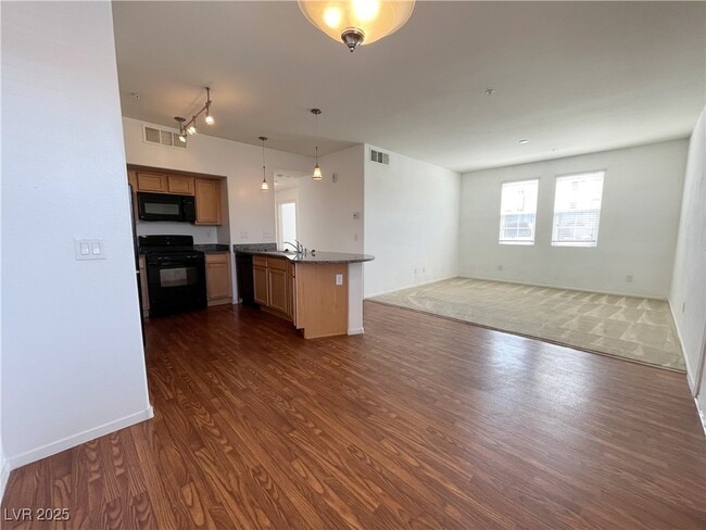 Building Photo - 50 Aura de Blanco St