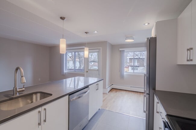 Photo du bâtiment - 1525 Av. Victoria
