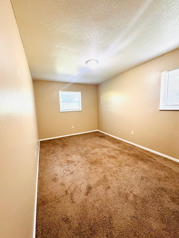 Foto del edificio - 1413 W Maple Ave