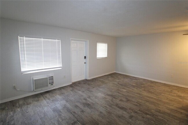 Foto del edificio - 6373 Gateway Ave