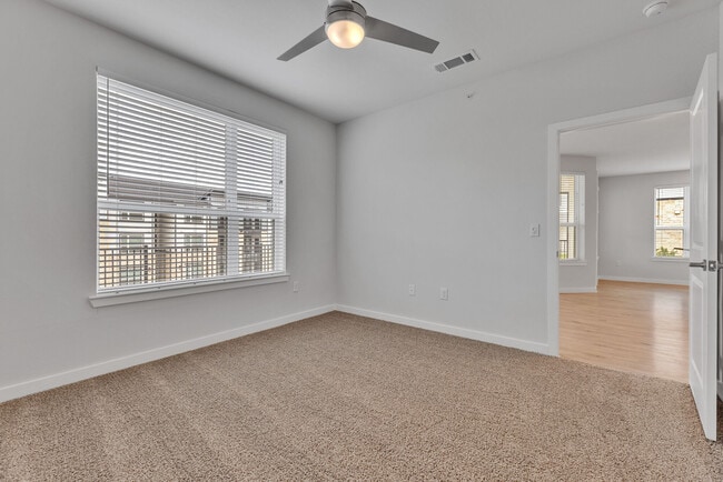 Interior Photo - Caliza Ridge