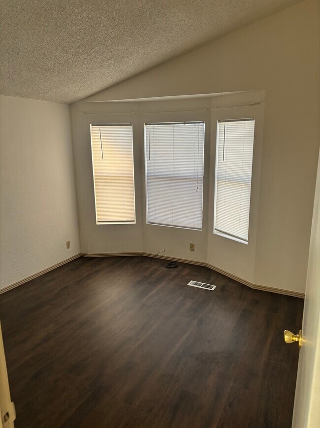 Foto del edificio - 4414 Susan Pl