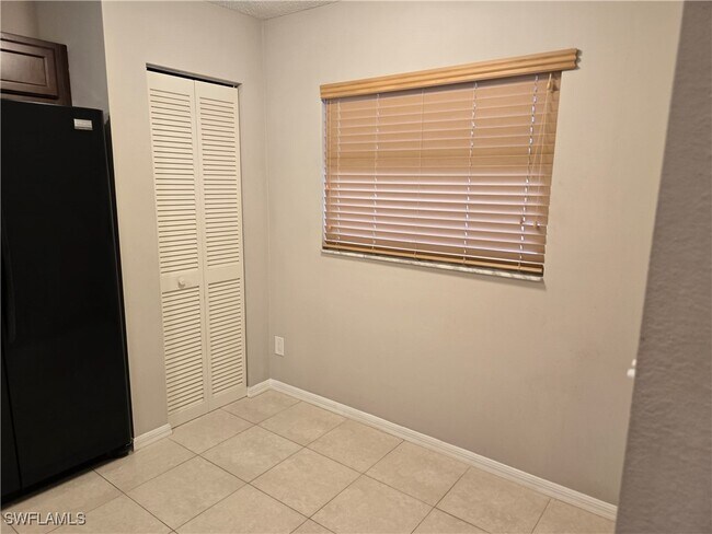 Foto del edificio - 605 Squire Cir
