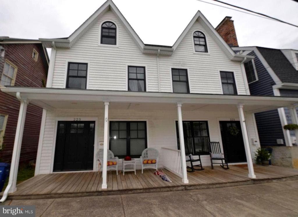 Primary Photo - 225 S Commerce St