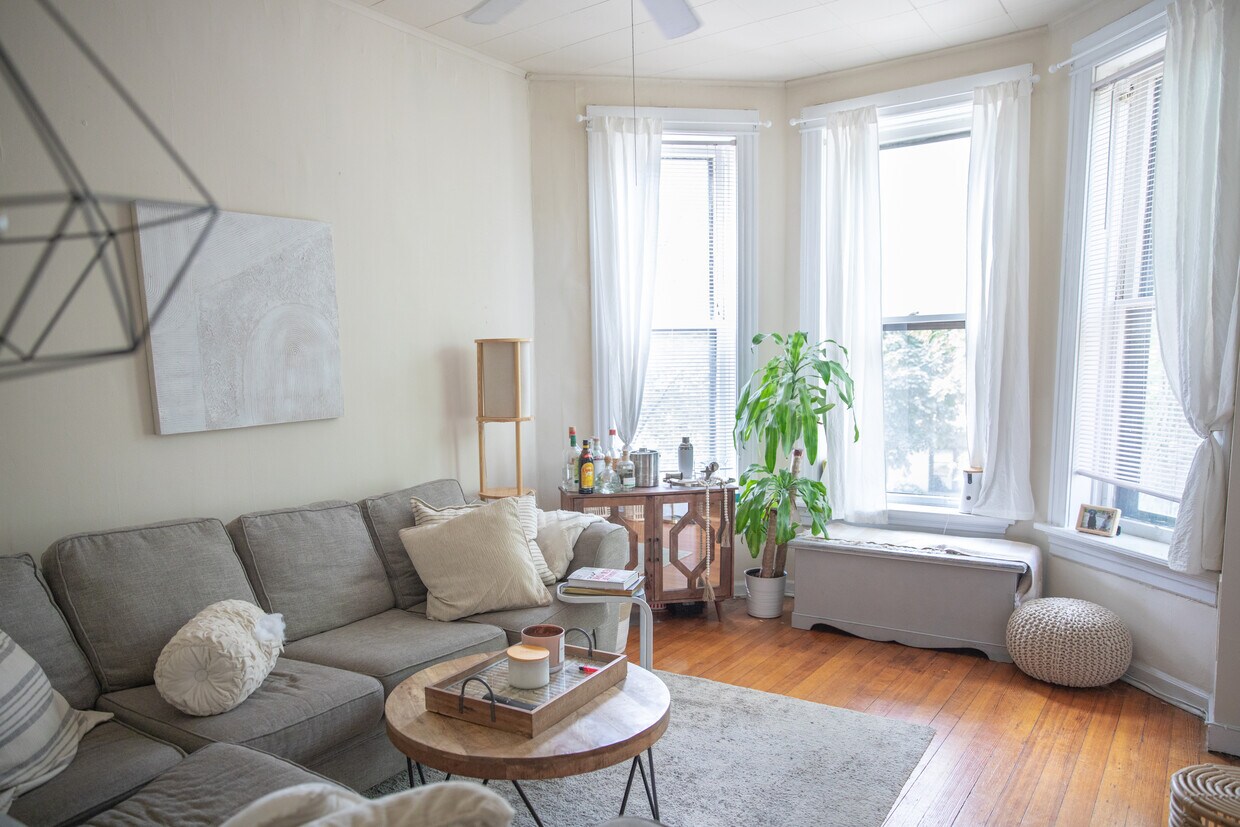 1902 W Cortland St Unit 2, Chicago, IL 60622 Apartments in Chicago