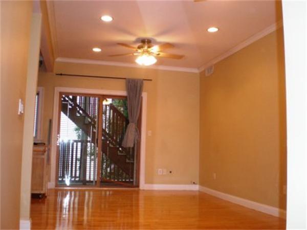 Foto del edificio - 487 E 7th St