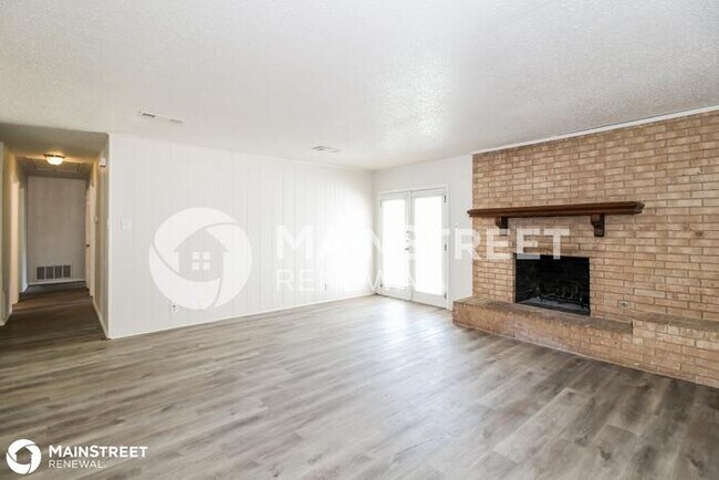 Building Photo - 1822 El Paso St, Lewisville, TX 75077