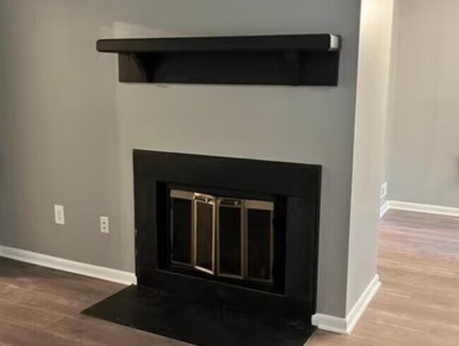 Building Photo - 306A Kelly Cv