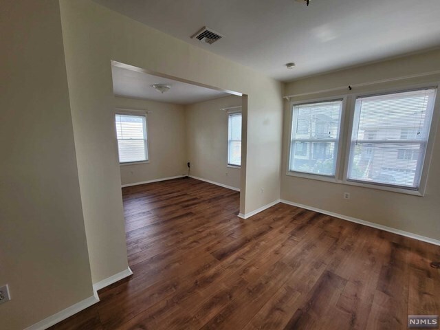 Building Photo - 1653 Maple St