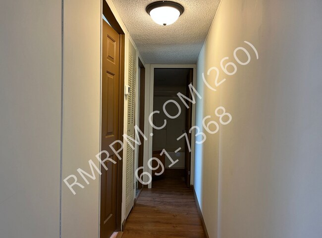 Foto del edificio - 2065 E Lakeside Dr