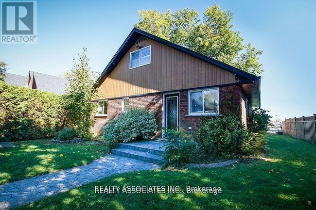 Photo du bâtiment - 1737 Cedar Grove Ave