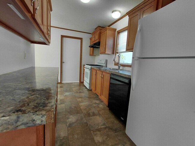 Foto del edificio - 2211 Mockingbird Pl NW
