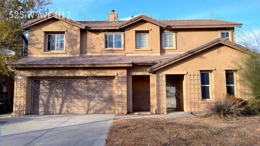 WEST LANCASTER 3BD/3BTH W/BONUS ROOM AND L... House Rental in Lancaster, CA