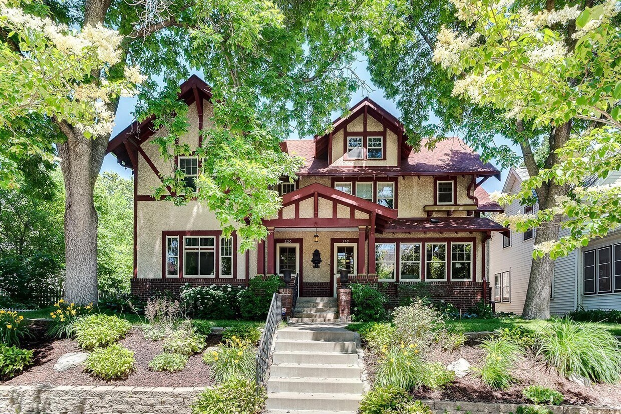 Foto principal - 218 W 40th Street
