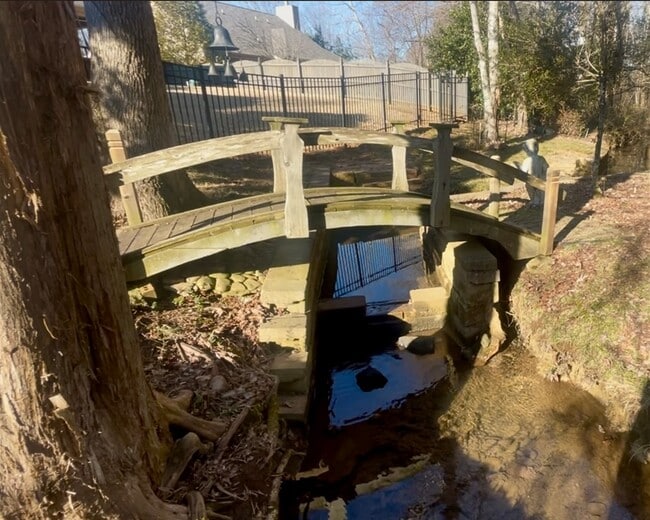 Building Photo - 123 Chelsea Park Row