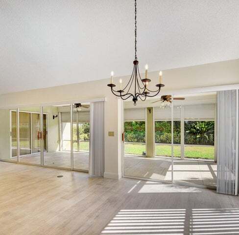 Building Photo - 2380 Saratoga Bay Dr