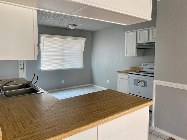 Foto del edificio - 5630 Brookview Ct