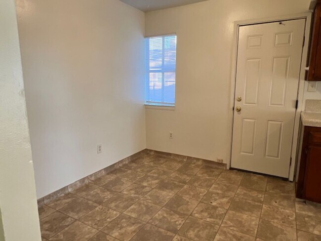 Building Photo - 1122 Washington Ave