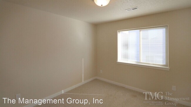 Building Photo - 3 br, 2.5 bath House - 7021 NE 61st Street