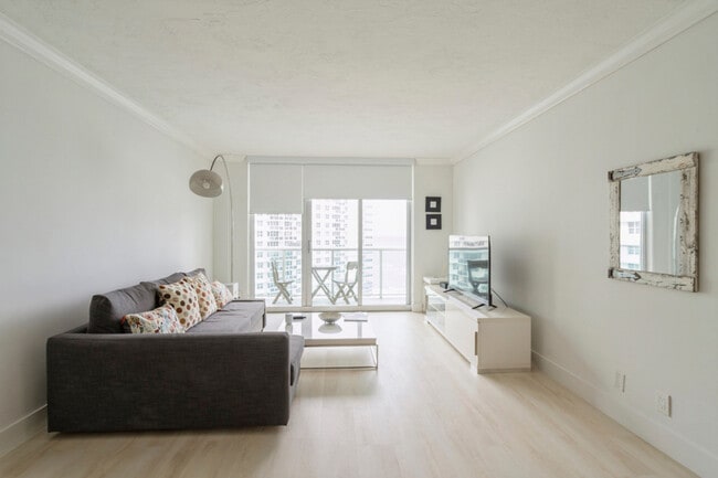 Building Photo - 3801 S Ocean Dr
