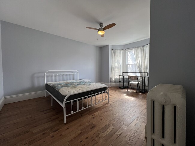 Building Photo - 168 Weymouth St