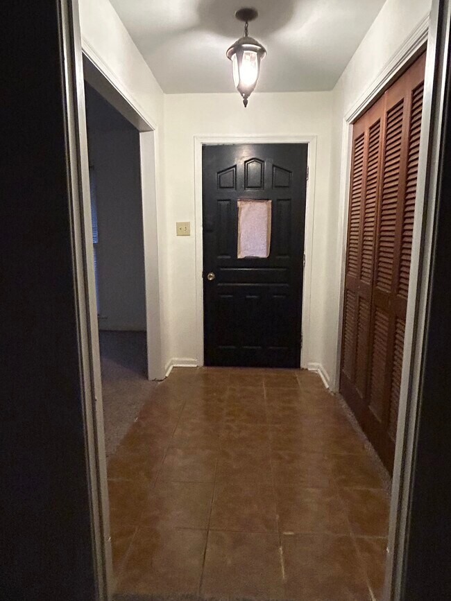 Foto del edificio - 3737 Hunting Creek Rd