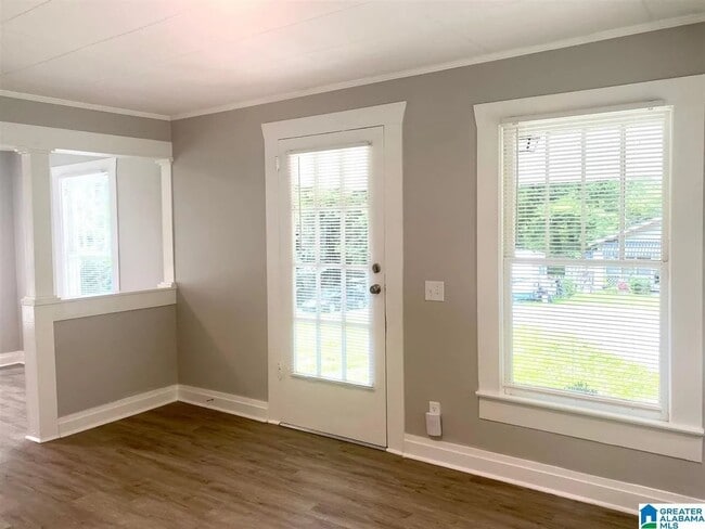 Building Photo - 917 School Terrace