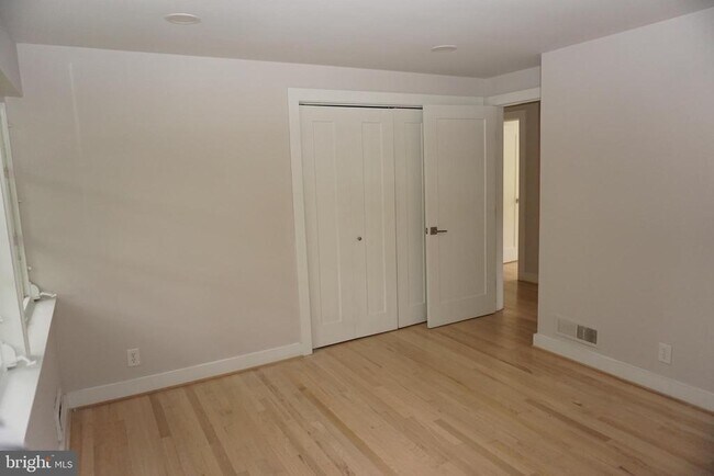 Building Photo - 444 Garrison Forest Rd