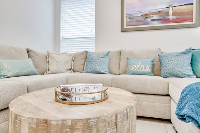 Building Photo - 12309 Cedar Knoll Dr