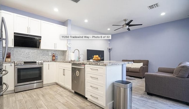 Building Photo - 11250 Tradewind Way