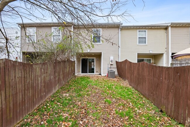 Foto del edificio - 133 Creekside Ct