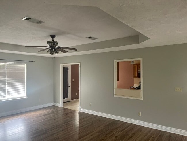 Foto del edificio - 2018 Hickory Dr