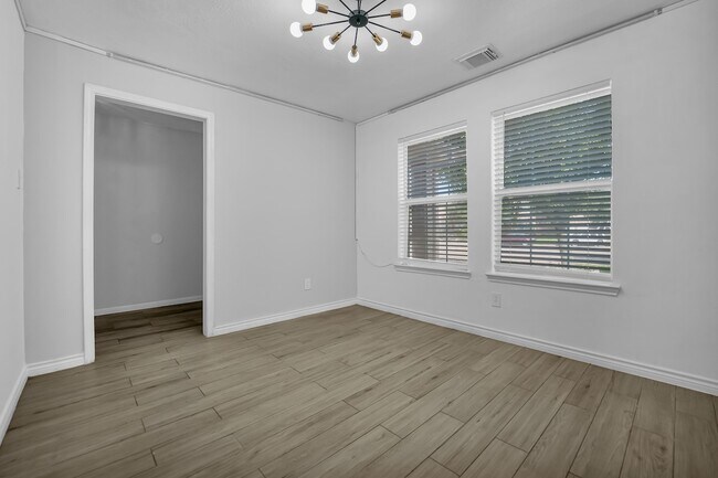 Foto del edificio - 6006 Barany Ct