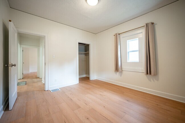 Foto del edificio - 3438 Carrollton Ave