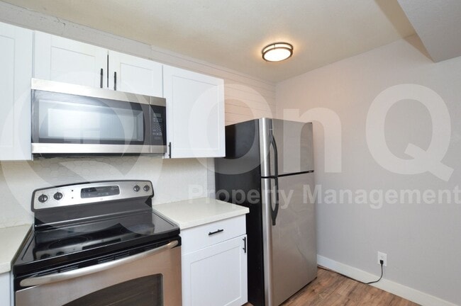 Building Photo - 6040 N 21st Ave