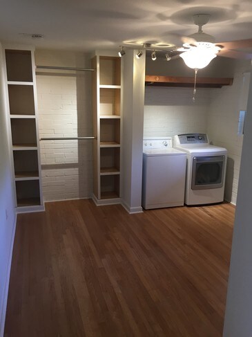 Foto del edificio - 261 E State St