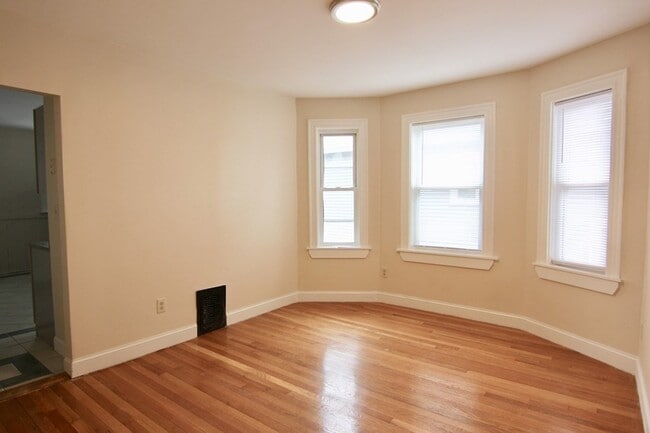 Building Photo - 989 Boylston St