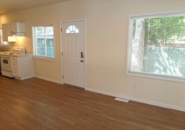 Building Photo - 5653 Delridge Way SW