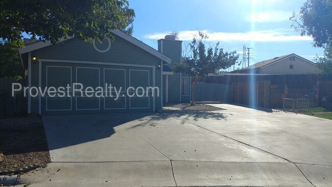 Building Photo - Commuter Close 4 Bed, 2 Bath Hesperia Home!!