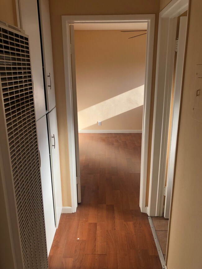 12553 Chandler Blvd Unit 4, Los Angeles, CA 91607 Condo for Rent in