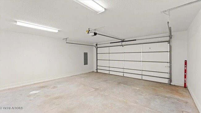 Foto del edificio - 6500 Locust Grove Ln
