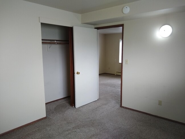 Building Photo - 1123 Cedar Ln