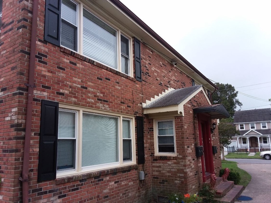 Primary Photo - 174 D View Ave